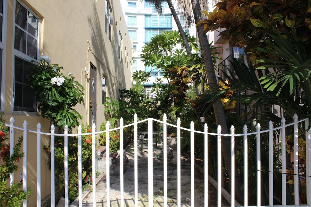 Baltic Hotel Miami Beach Exterior photo