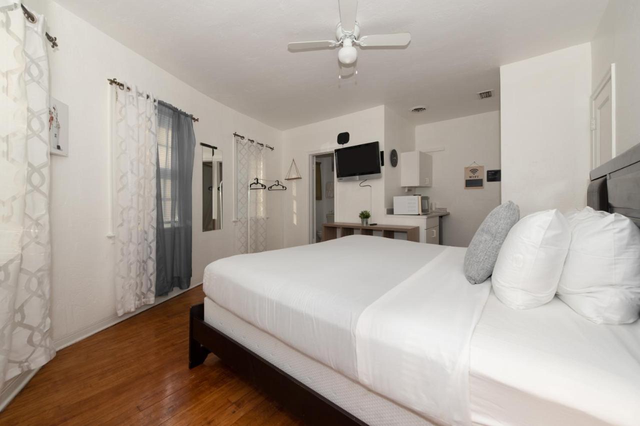 Baltic Hotel Miami Beach Exterior photo
